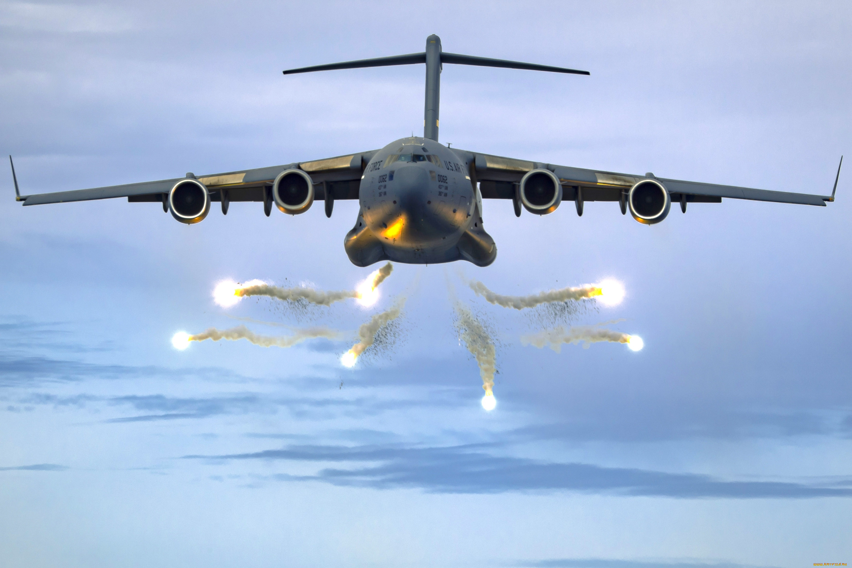 , - , author, oreskis, boeing, c17, globemaster3, deploying, flares